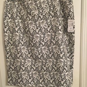 Nine West new never worn embroidered flower skirt